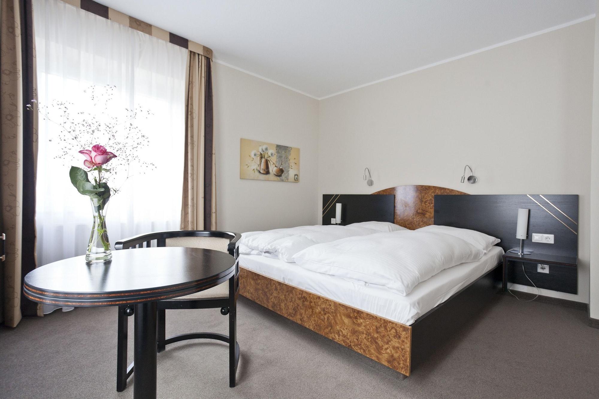 Hotel Graefrather Hof Solingen Buitenkant foto