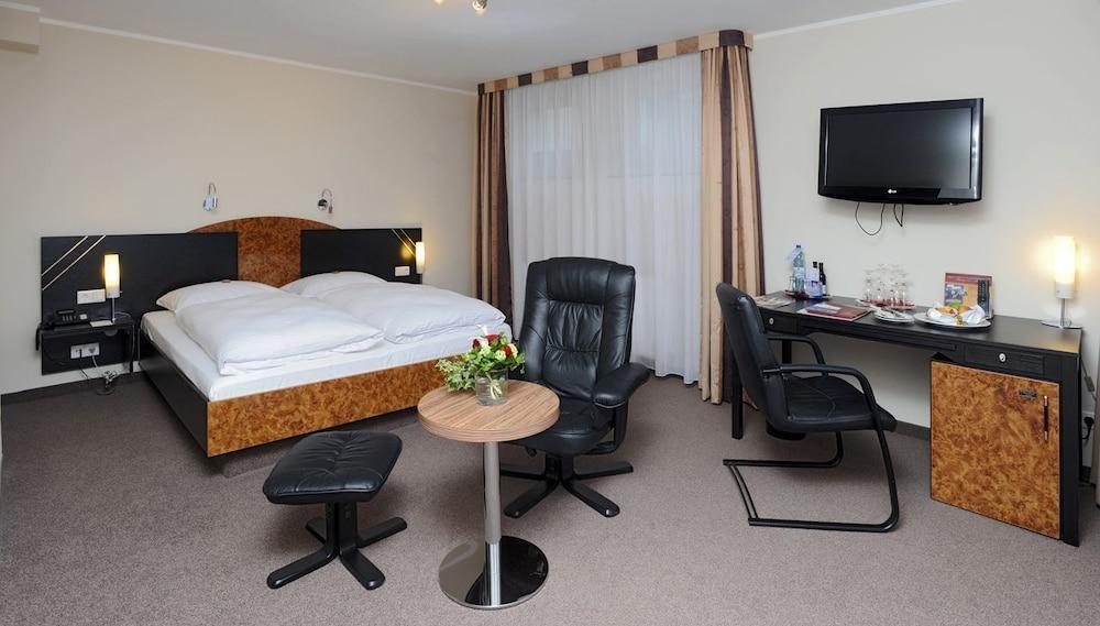 Hotel Graefrather Hof Solingen Buitenkant foto