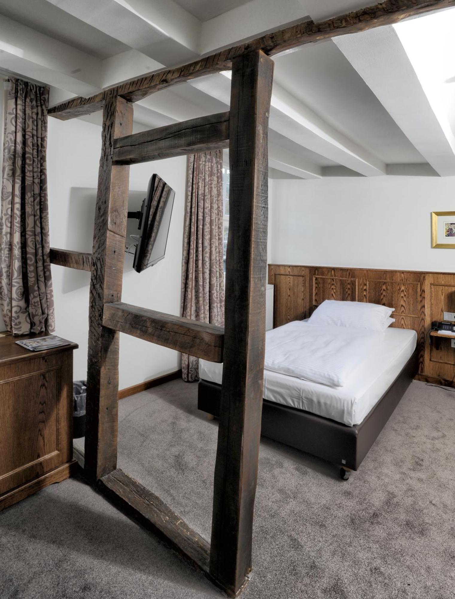 Hotel Graefrather Hof Solingen Kamer foto