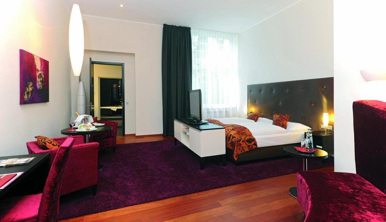 Hotel Graefrather Hof Solingen Buitenkant foto